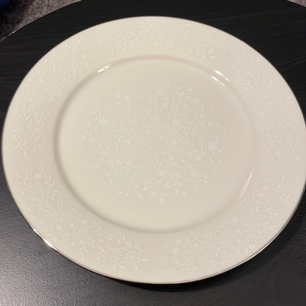 Carico Fine China New In Box